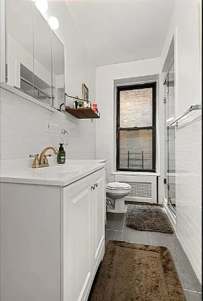 Building Photo - 6 W 107th St