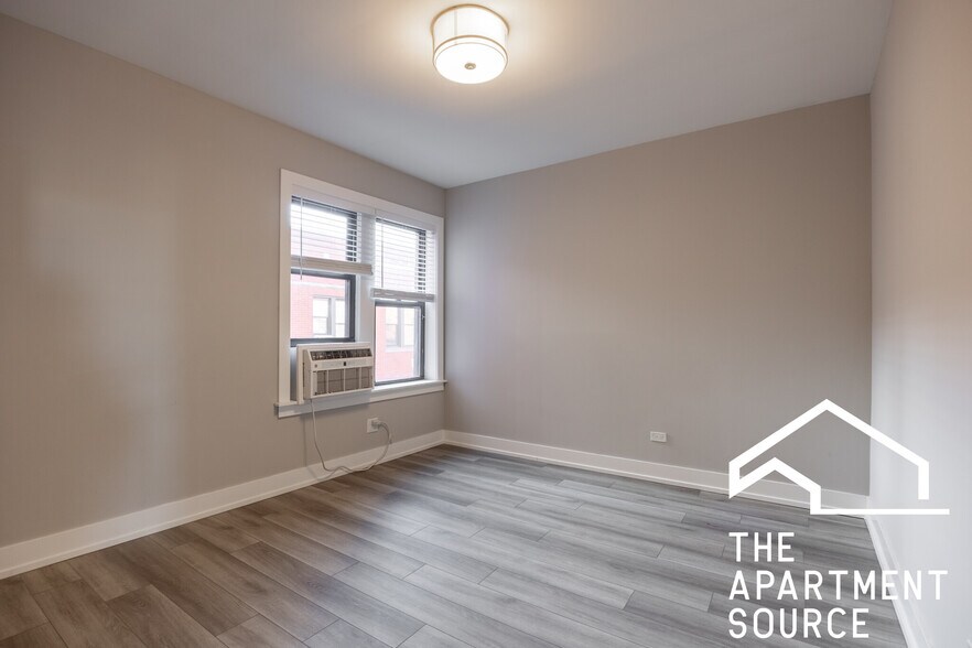 Building Photo - 3941 N Janssen Ave