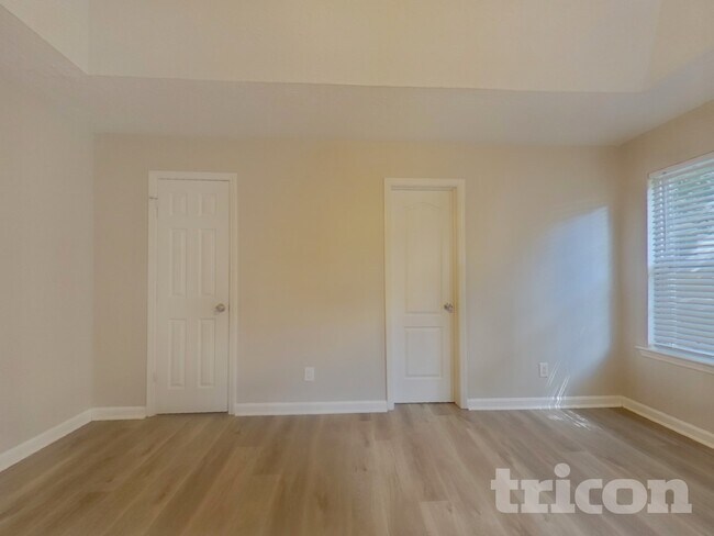 Building Photo - 10622 Cherry Cove