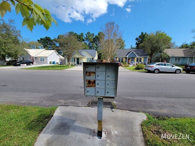 Building Photo - 809 Antler Dr