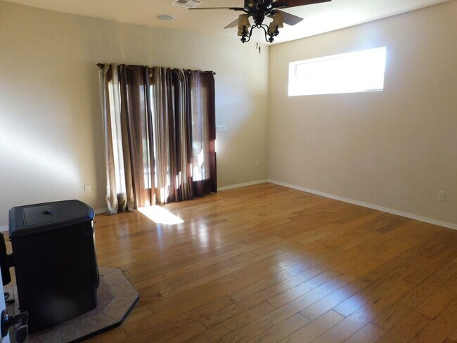 Building Photo - Check out this beautiful home located in o...