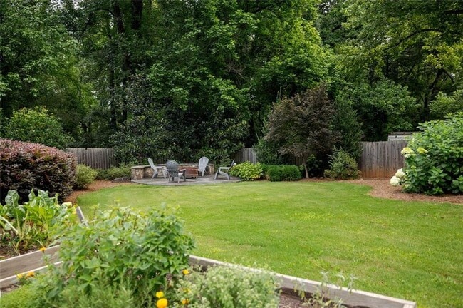 Building Photo - 152 Park Dr