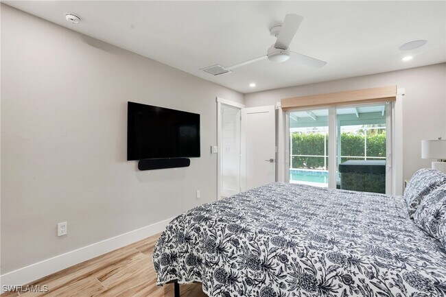 Building Photo - 6163 Plumosa Ave