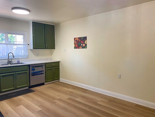 Building Photo - 708 Calvados Ave