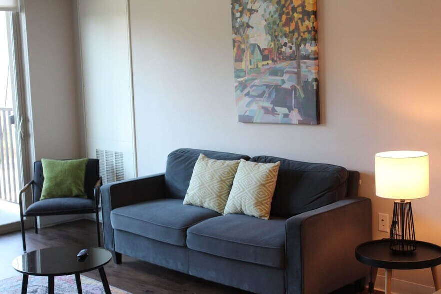 Building Photo - 4415 Lincoln Way