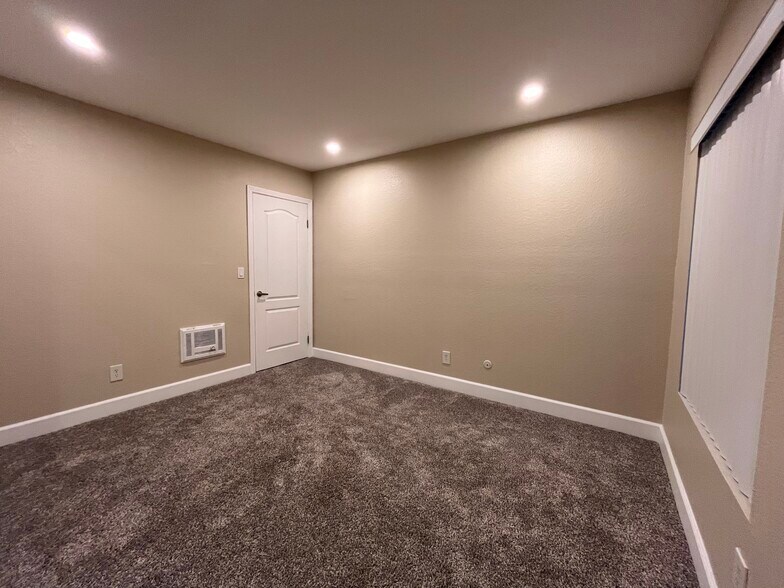 Building Photo - 1345 Cabrillo Park Dr