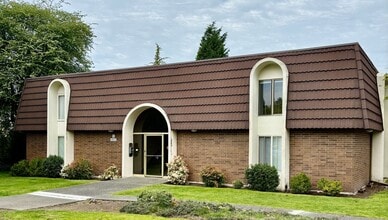 Building Photo - 1 Bed / 1 Bath Houghton condo in Kirkland $1,795/month