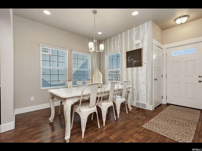 Building Photo - Great Daybreak Home Available!