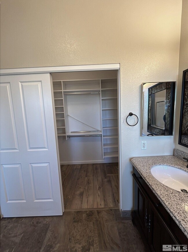 Building Photo - 4875 Crestside Dr