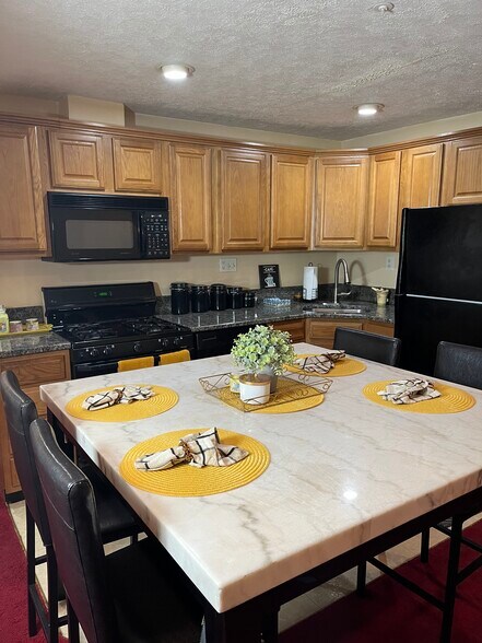 Building Photo - 9510 Calvert Manor Ct
