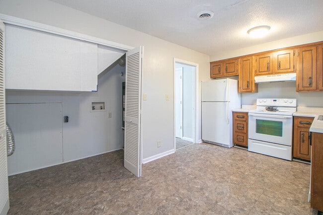 Building Photo - 810 Golf View Pl