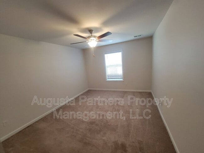 Building Photo - 166 Luxborough Ct