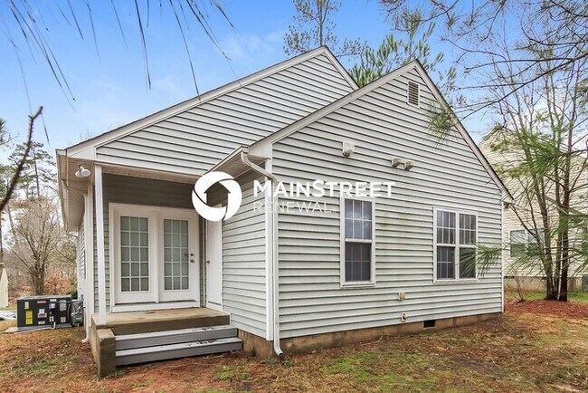 Building Photo - 3 Bedroom Pet-Friendly Home in Durham, NC with Main Street Renewal