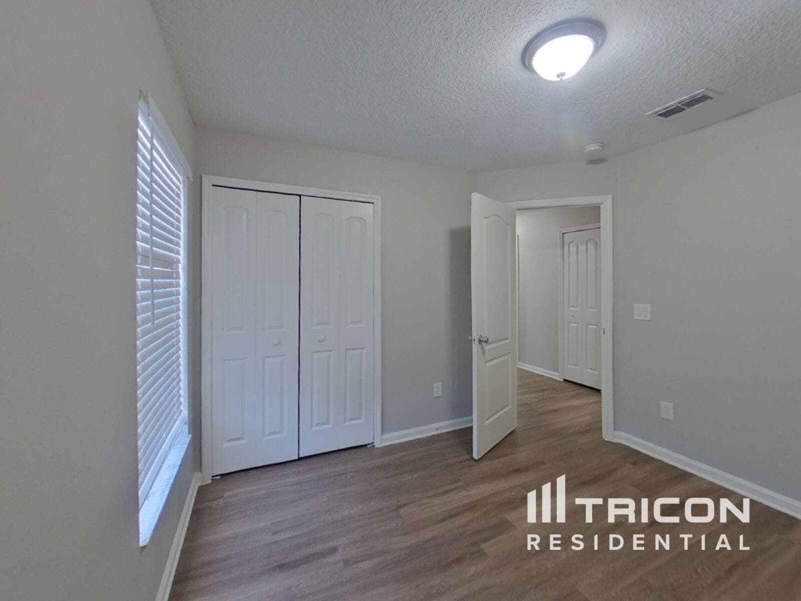 Building Photo - 2512 Meadow Oaks Loop