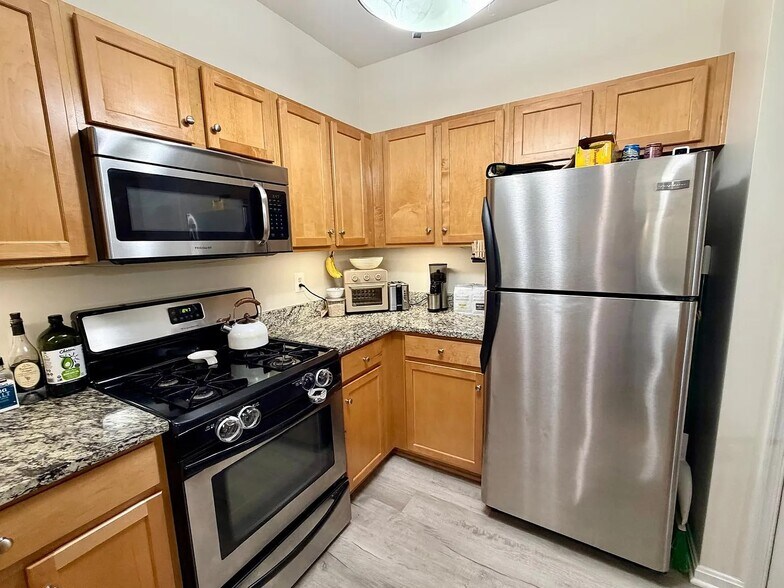 Building Photo - 13363 Connor Dr