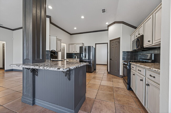 Building Photo - One of a kind home in Katy with large backyard and outdoor Oasis. With nearly 2300 sqft there's p...