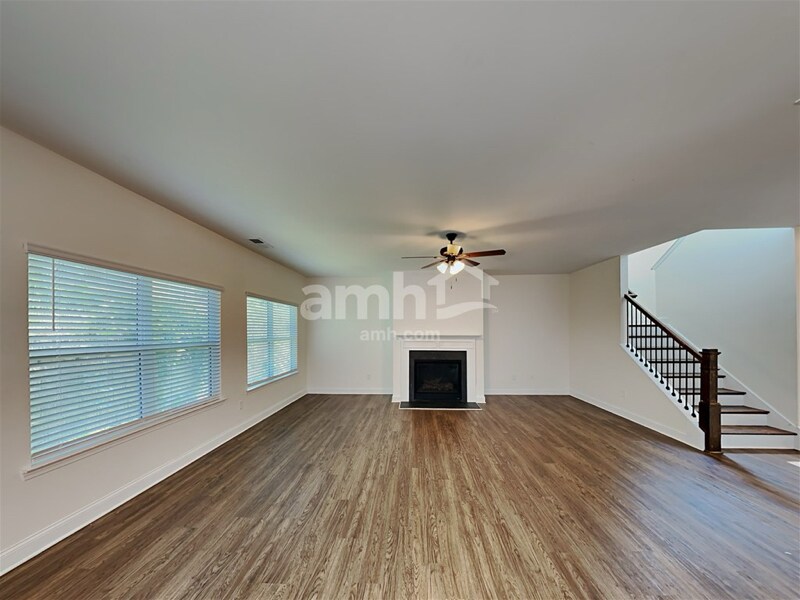 Building Photo - 907 Yancey Ct