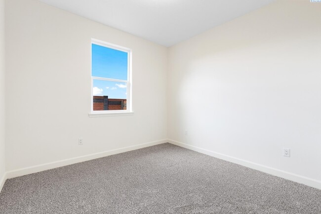 Building Photo - Beautiful brand new rental