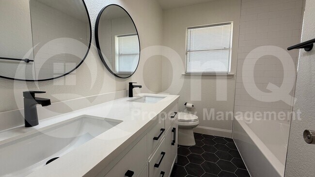Building Photo - 8347 Lullwater Dr