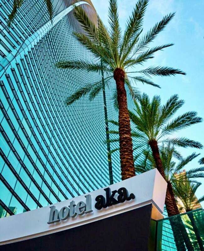 Building Photo - 1395 Brickell Ave