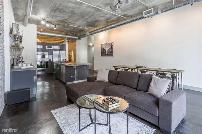 Building Photo - 1 br, 1 bath Apartment - 311 W 5th St