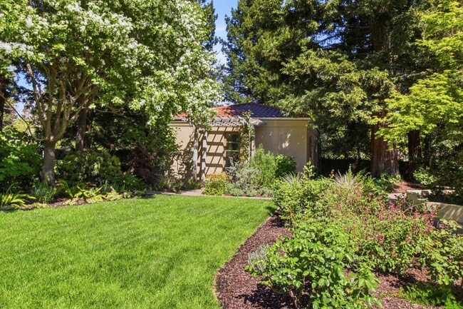 Building Photo - 64 Alejandra Ave