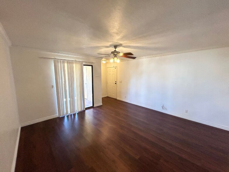 Building Photo - 3135 S Mojave Rd