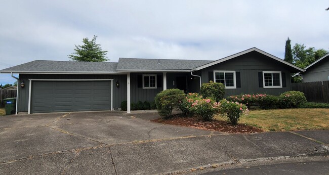 Primary Photo - Beautiful Home in Thurston