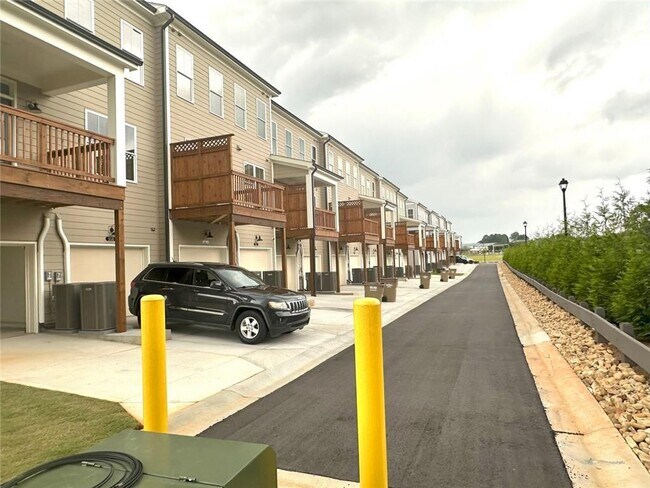 Building Photo - 554 Sawnee Dr