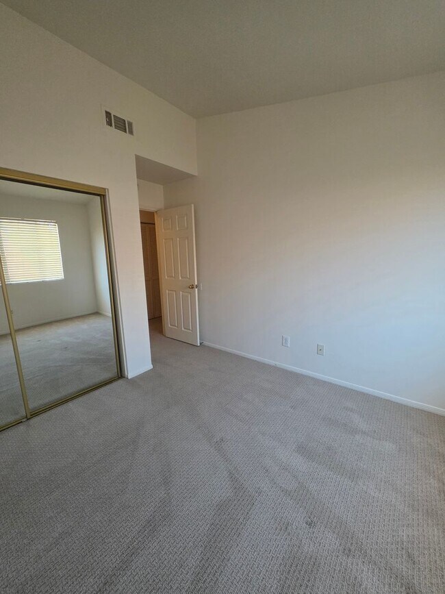 Building Photo - Gated Community~$2,595~ 2 Bed/2.5 Bath End Unit Townhome.
