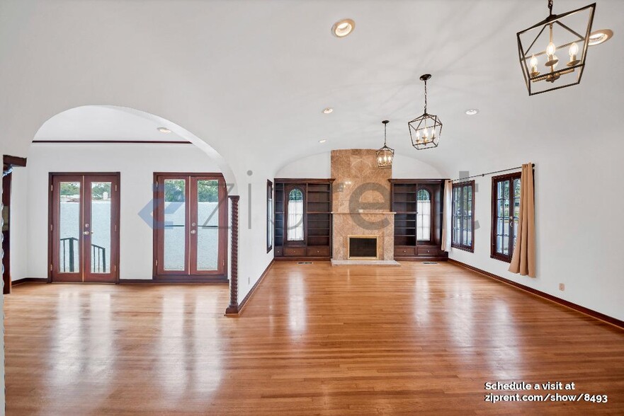 Building Photo - 603 S Mansfield Ave