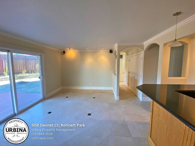 Building Photo - Expansive Rohnert Park D Section Home – Id...