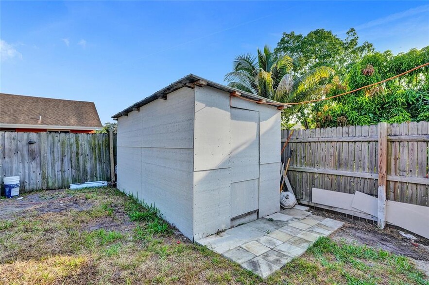 Building Photo - 8200 NW 52nd Ct