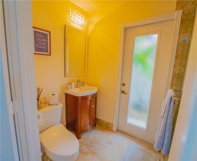 Building Photo - 20107 Ocean Key Dr