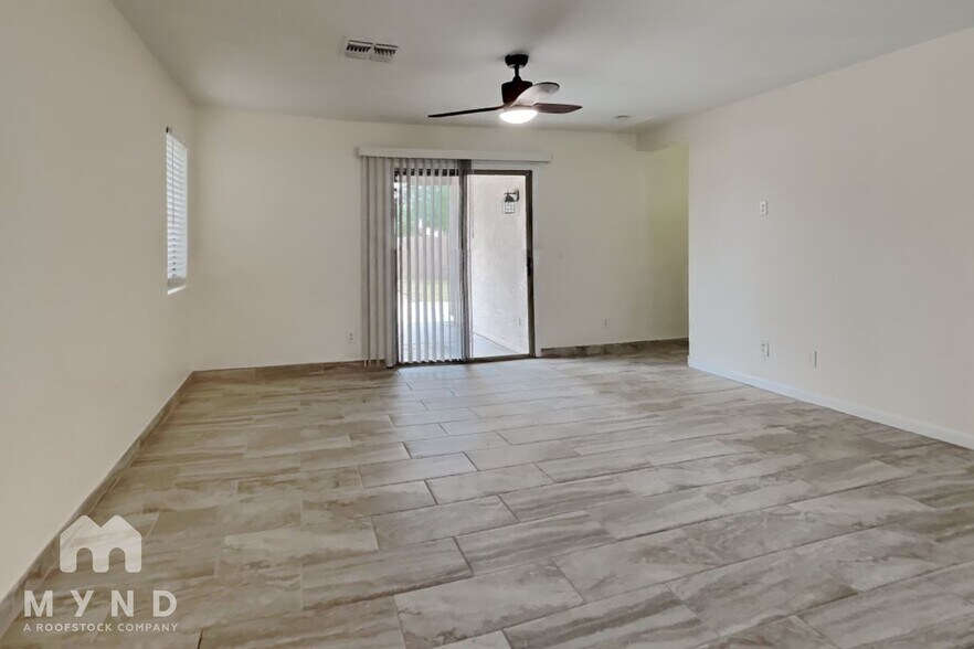 Building Photo - 10025 W Miami St