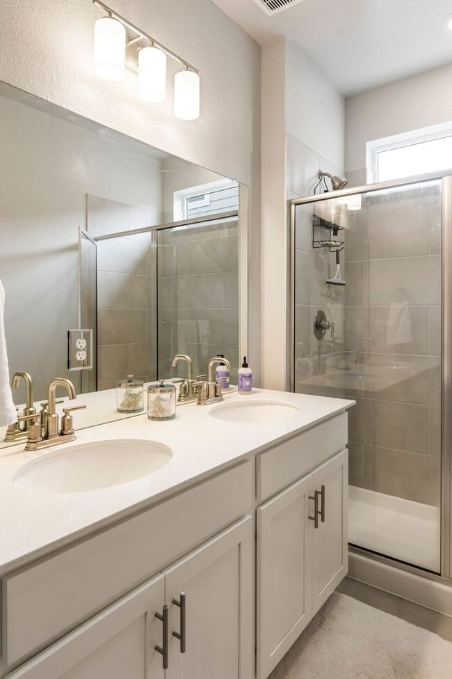 Building Photo - New Executive Furnished -Three bedroom, two bathroom new build home in Longmont fully furnished F...