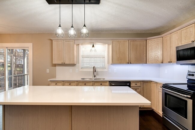 Building Photo - 104 Sundance Way