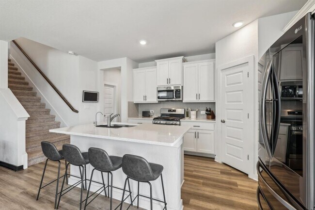 Building Photo - 296 Banff Dr
