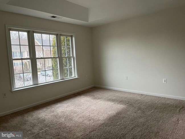 Building Photo - 20 Mabel Ln