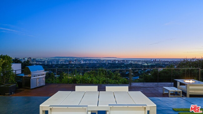 Building Photo - 10134 Angelo View Dr