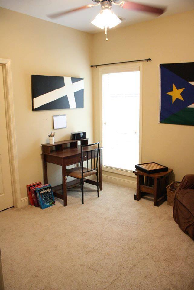 Building Photo - Charming 3 Bedroom 2 bath cottage