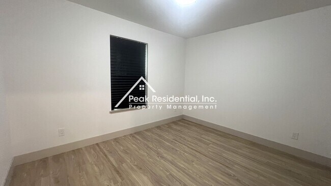 Building Photo - Updated 3bd/2b Home Near UCD Med Center!