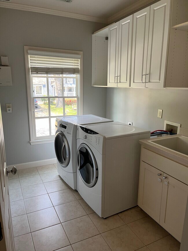 Laundry Room - 1475 Groveland Ave NW