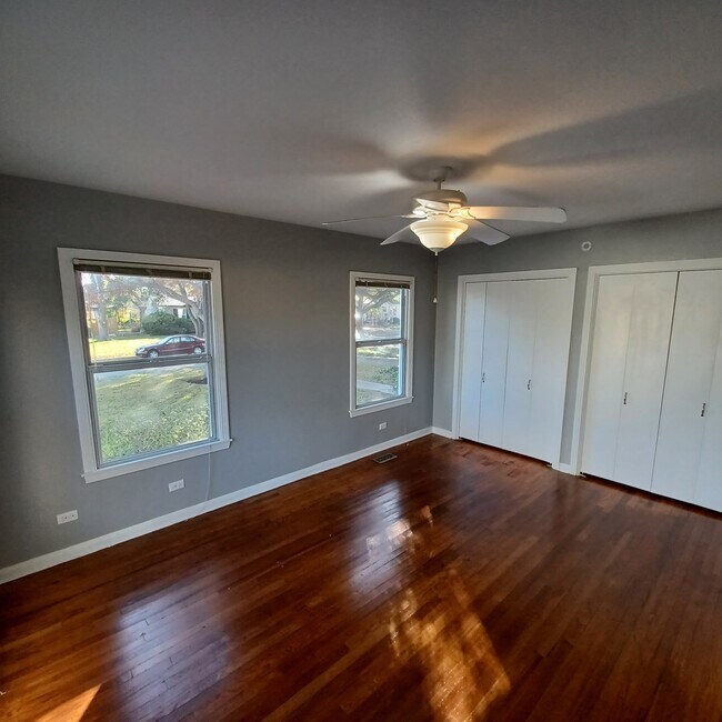 Building Photo - 353 Irvington Dr