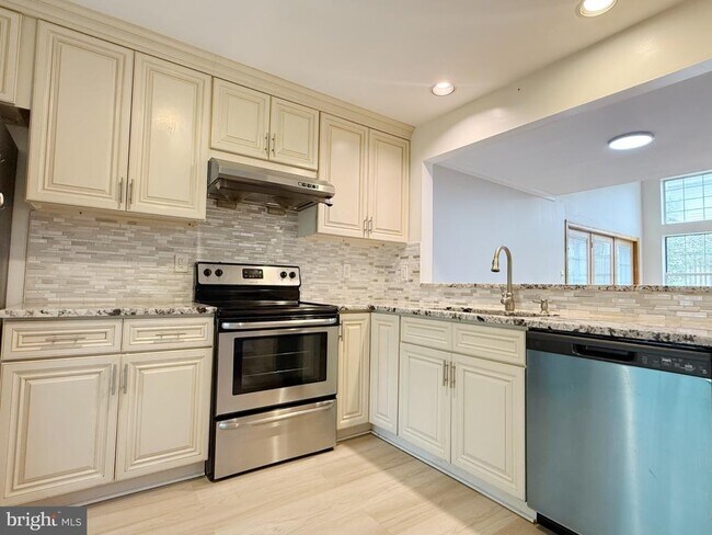 Building Photo - 8545 Harvest View Ct