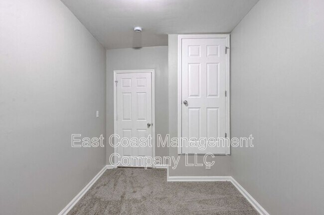 Building Photo - 2854 Oakley Ave