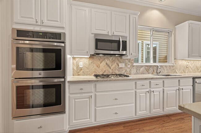 Building Photo - 431 Westmoreland St