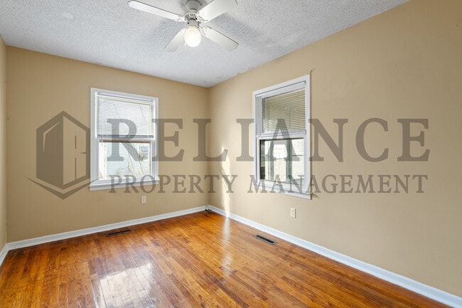 Building Photo - 1913 N Hood St