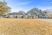 Building Photo - 1401 E Bayou Pkwy