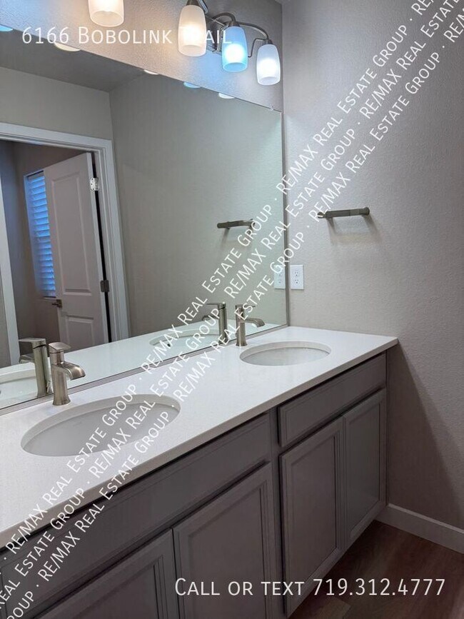 Building Photo - 6166 Bobolink Trl